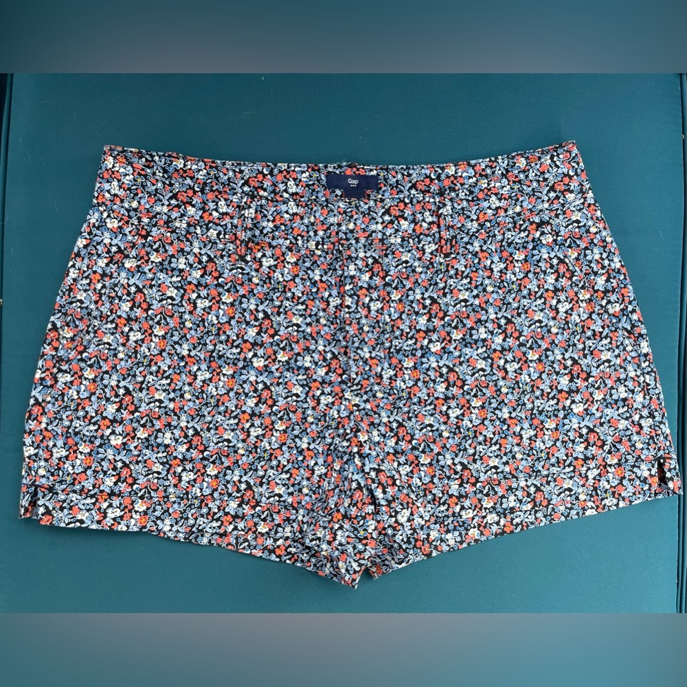 GAP Women's Floral Shorts Size 8 NWOT